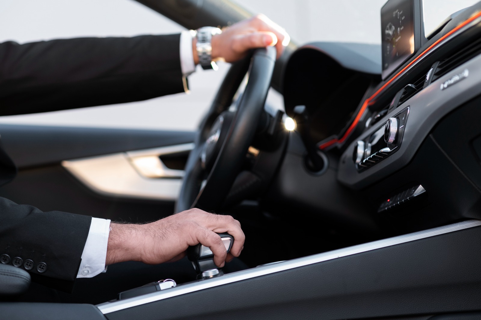 Luxury chauffeur service in Jeddah